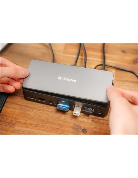 Док-станция Verbatim USB-C Pro CDS-15S со слотом M.2 NVMe, 15 портов
