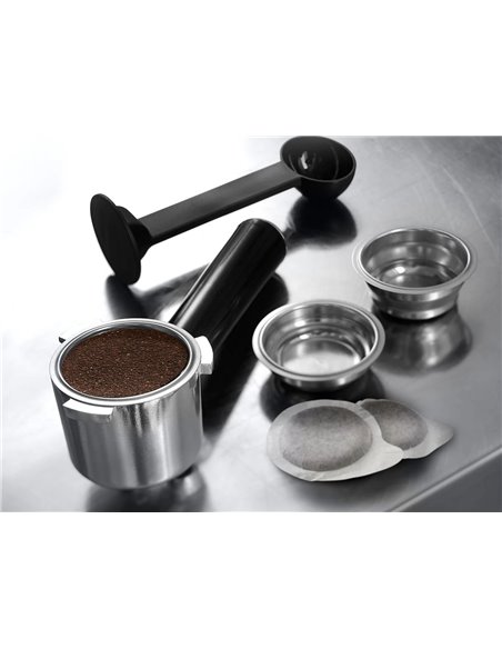 Кофеварка рожковая DeLonghi Dedica Pump Espresso, 1300Вт, Чёрный
