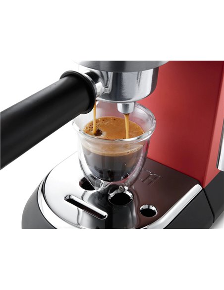 Cafetiera manuala DeLonghi Dedica Pump Espresso, 1300W, Roșu Cafetiera manuala DeLonghi Dedica Pump Espresso, 1300W, Roșu