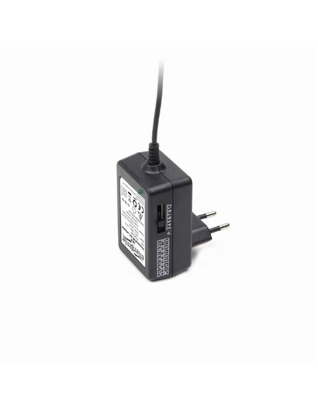 AC-DC adapter Gembird EG-MC-009, 24 W, Universal AC powered DC adapter with manual voltage selection, 7 DC power connectors