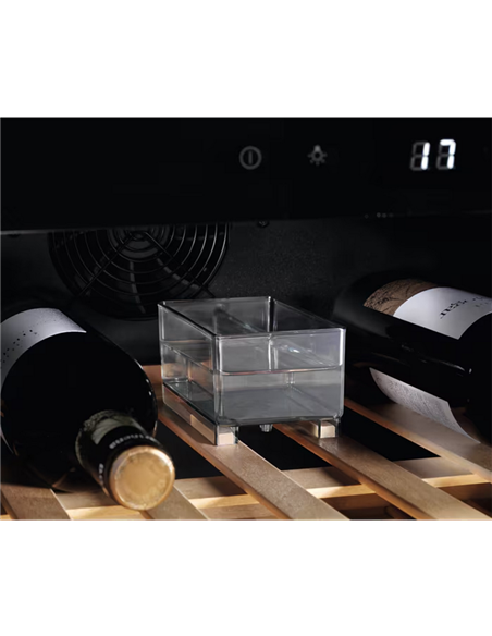 Винный шкаф Electrolux EWUS052B5B, Чёрный