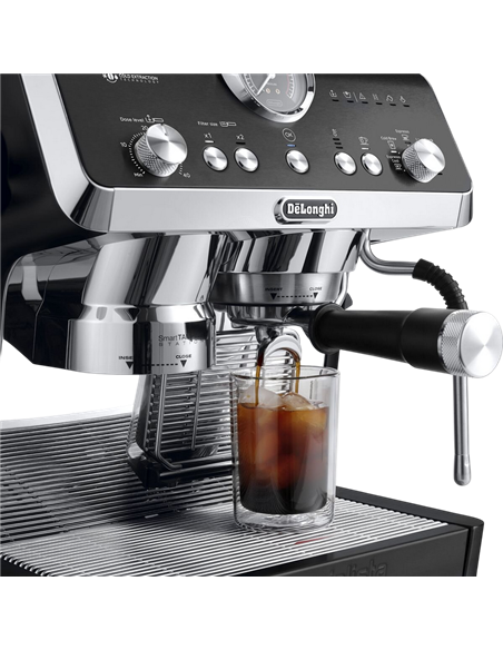 Cafetiera manuala DeLonghi EC 9555 BK, 1550W, Negru Cafetiera manuala DeLonghi EC 9555 BK, 1550W, Negru